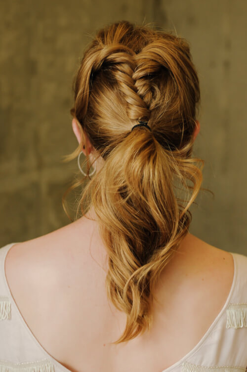 d imagine most of you lot reading this are fully acquainted amongst the fishtail braid Gone Fishin’: half-dozen Ways to Style a Fishtail Braid