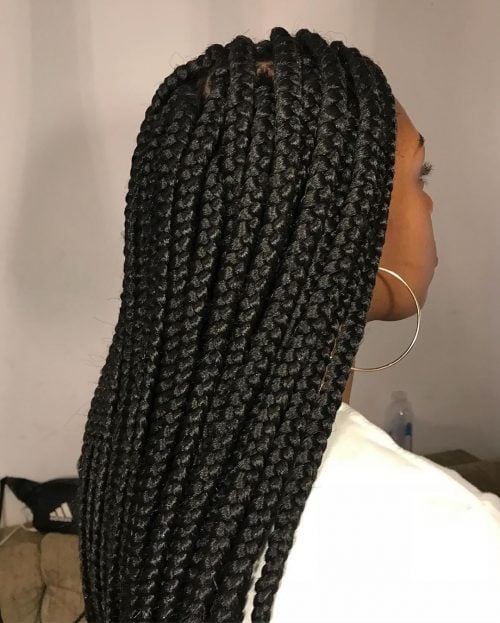 Long box braids are a protective braiding hairstyle that has box thirteen Best Long Box Braids for Protective Hairstyles