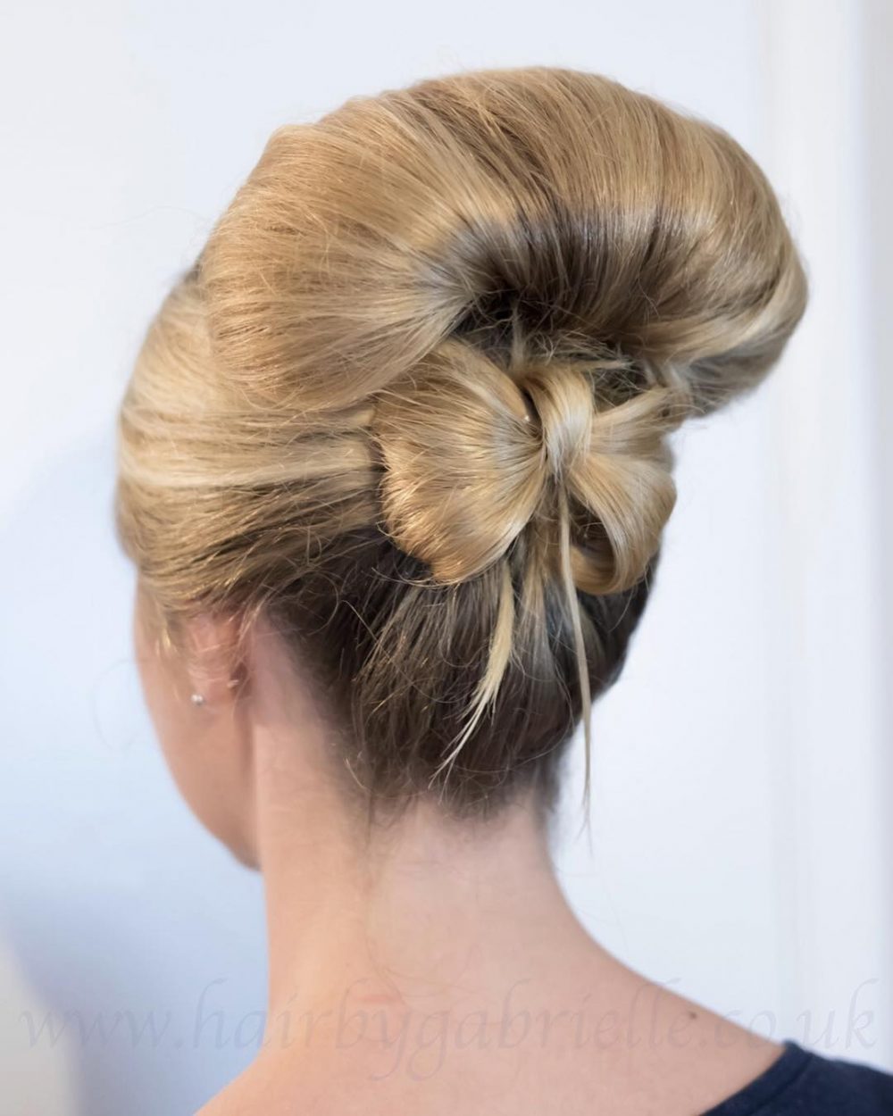 16 Easy Bun Hairstyles to Try (Tending in 2019)