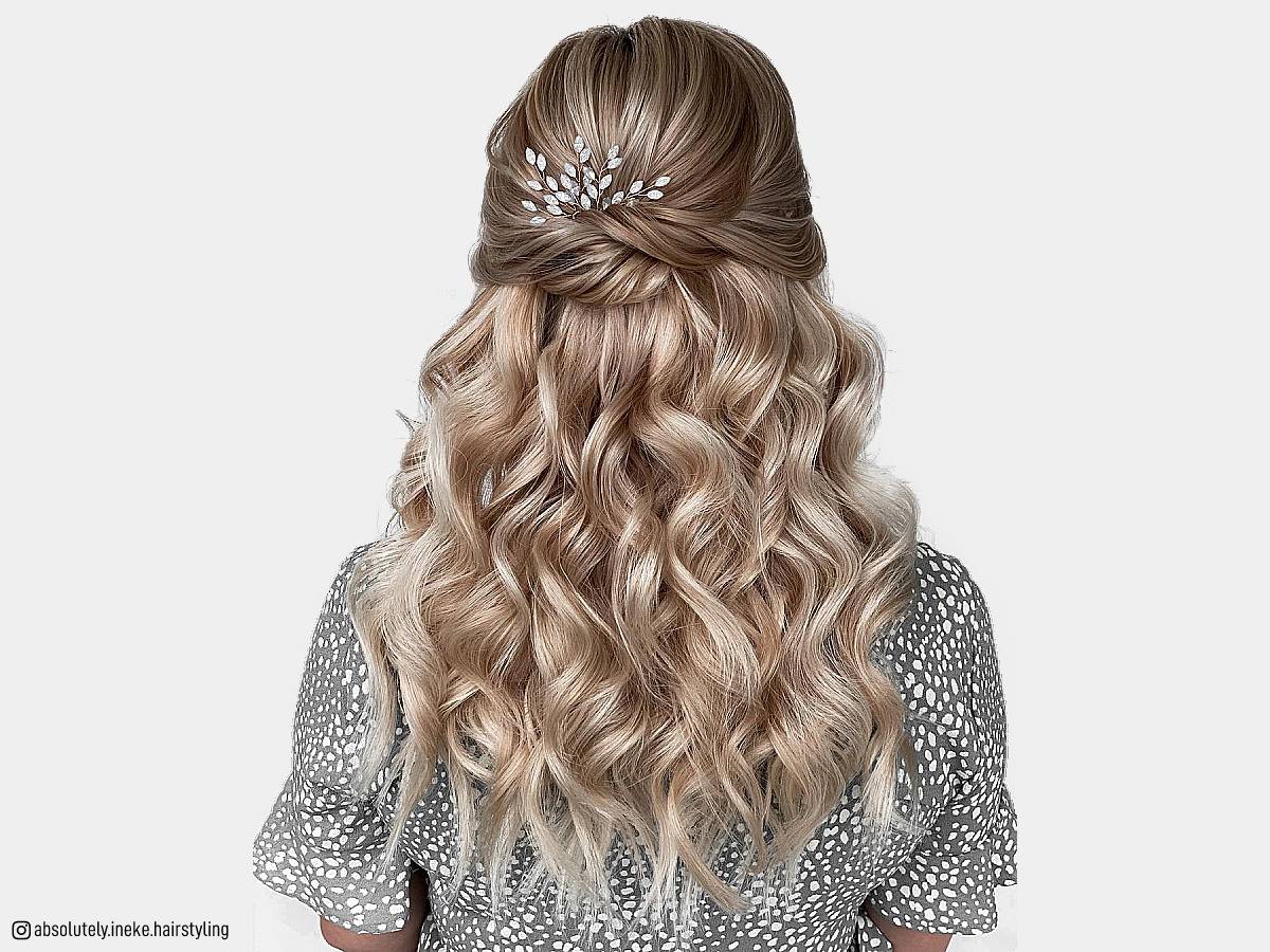18 Gorgeous Open Hairstyle With Gown That You Will Love  SetMyWed