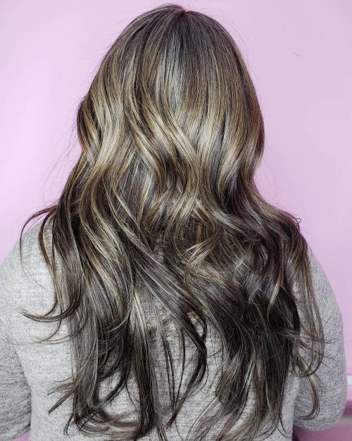 Dark pilus amongst blonde highlights is a pilus color combination that has lightened pieces or  21 Inspiring Examples of Dark Hair amongst Blonde Highlights