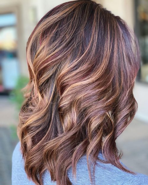 Dark pilus amongst blonde highlights is a pilus color combination that has lightened pieces or  21 Inspiring Examples of Dark Hair amongst Blonde Highlights