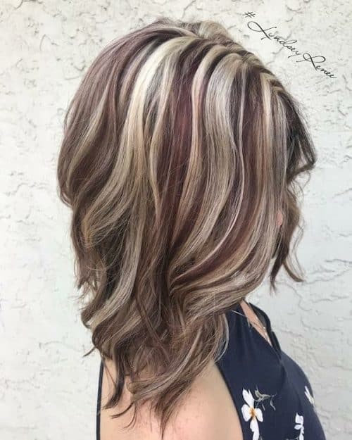 Dark pilus amongst blonde highlights is a pilus color combination that has lightened pieces or  21 Inspiring Examples of Dark Hair amongst Blonde Highlights