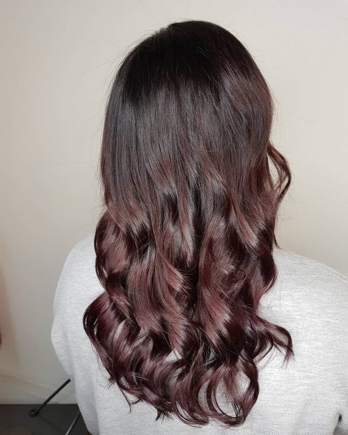 Dark burgundy pilus color is a reddish based color that blends brownish 17 Jaw-Dropping Dark Burgundy Hair Colors You Have to See