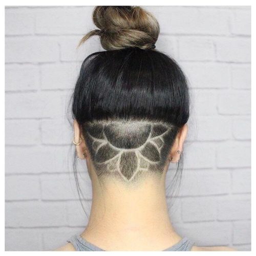 Own the chemical constituent of surprise amongst 1 of these amazing hidden undercut designs for women xix Edgy Examples of Hidden Undercut Designs for Women