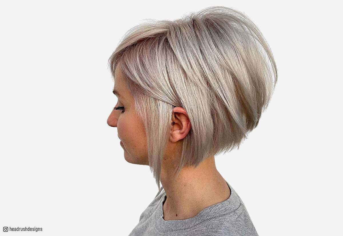 Image of Short inverted bob for fine thin hair