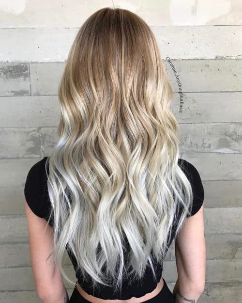 Take your unnatural or natural blonde color to the side past times side story amongst 1 of these pop bl 28 Top Blonde Ombre Hair Color Ideas