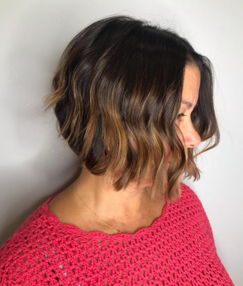 An inverted bob is a type of bob that is curt inwards the dorsum together with gets longer at the front end 23 Trendiest Inverted Bob Haircuts