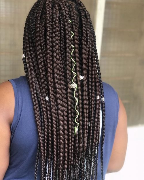 Long box braids are a protective braiding hairstyle that has box thirteen Best Long Box Braids for Protective Hairstyles