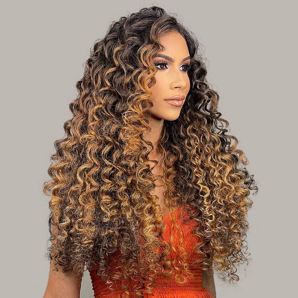 Image of Defined curls long hairstyle