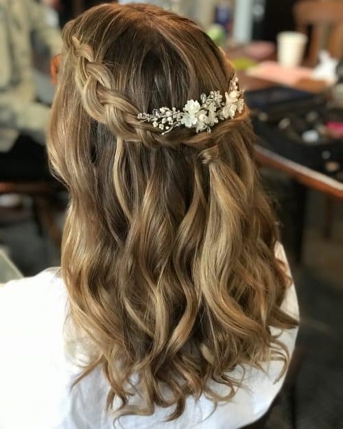 Prom is easily i of the most memorable occasions inwards a high schoolhouse daughter 20 Super Easy Prom Hairstyles to Try This Year