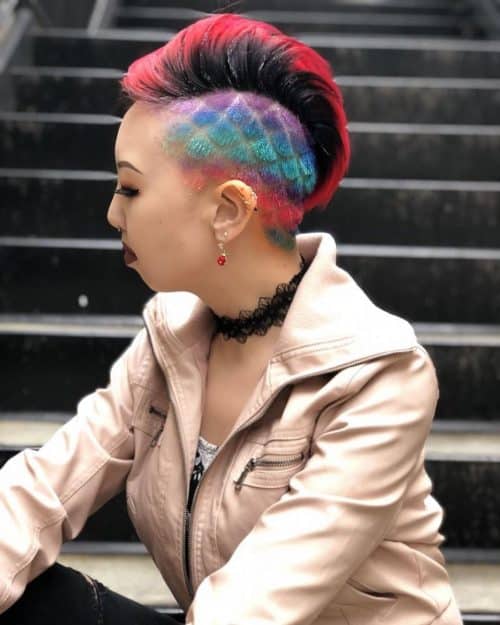 Own the chemical constituent of surprise amongst 1 of these amazing hidden undercut designs for women xix Edgy Examples of Hidden Undercut Designs for Women