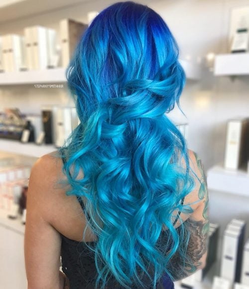 turning blend of bluish tones in addition to natural pilus colors that produces an amazingly contempor 25 Incredible Examples of Blue Ombre Hair Colors