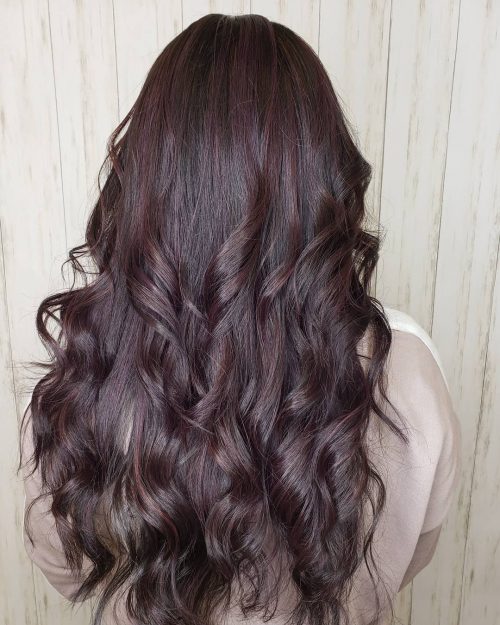 Dark burgundy pilus color is a reddish based color that blends brownish 17 Jaw-Dropping Dark Burgundy Hair Colors You Have to See