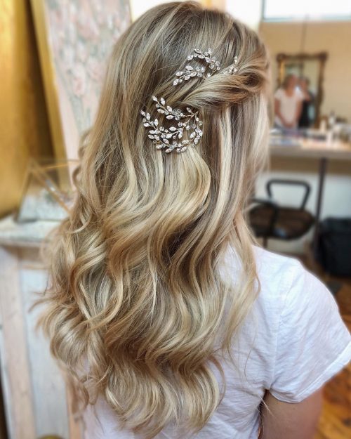  There are tons of glamorous together with fun ways to apparel your pilus downward for whatever occasion 22 Perfectly Gorgeous Down Hairstyles for Prom