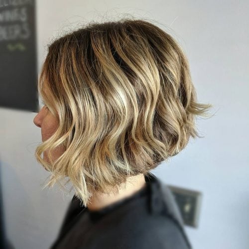  the stacked bob is a shorter haircut that makes operate of exactly cutting graduated layers to  27 Best Stacked Bob Hairstyles You’ll See This Year