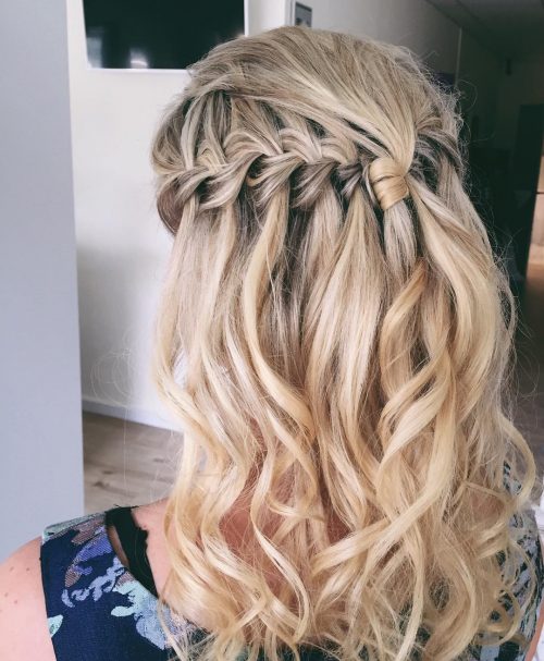  your accessories as well as your brand upwards all planned out 23 Cute Prom Hairstyles Guaranteed to Turn Heads This Year!